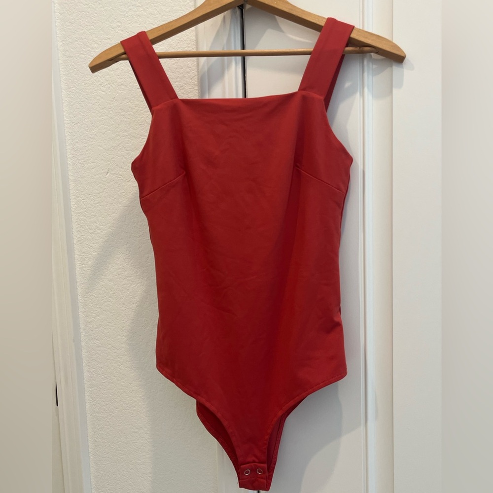 REORIA NWOT Vibrant Red/Burnt Orange Bodysuit size Small